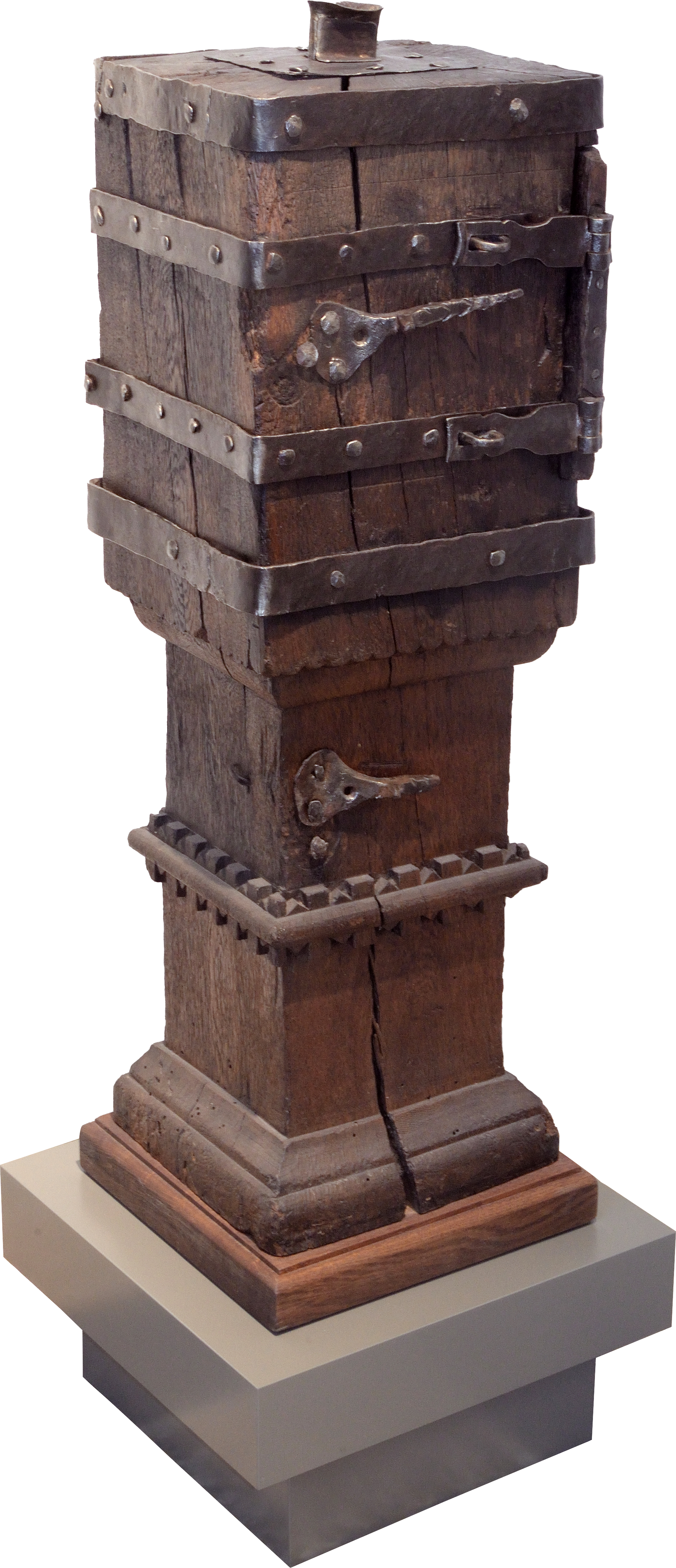 Gotteskasten aus der Gutskapelle Heiligenthal (Opferstock), 16. Jahrhundert. © Museum Lüneburg Gotteskasten aus der Gutskapelle Heiligenthal (Opferstock), 16. Jahrhundert. © Museum Lüneburg